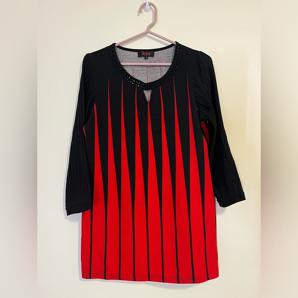WKN black and red quarter sleeve top